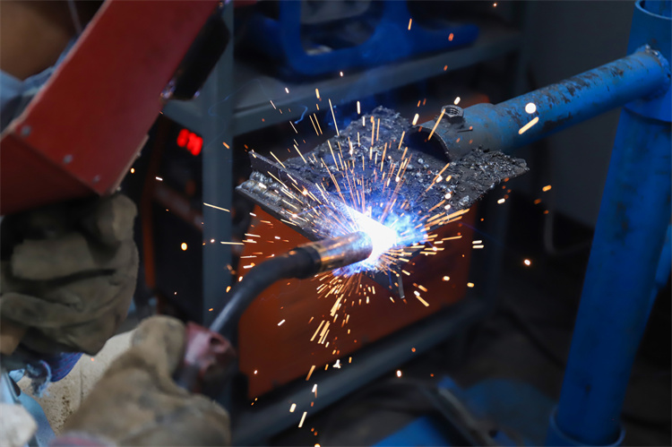 年年上榜“最”缺工种！来西安万通学焊接，五大优势要知道！